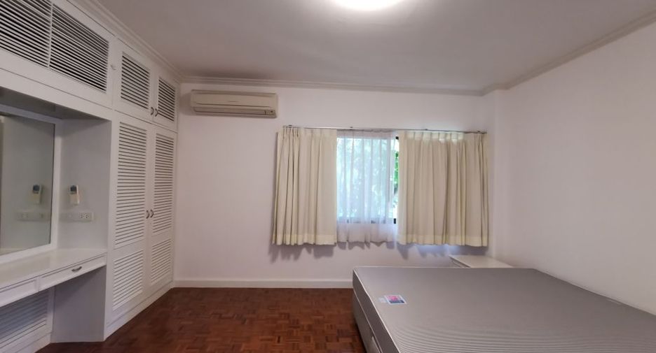 For rent 2 bedrooms apartment in Sathon, Bangkok