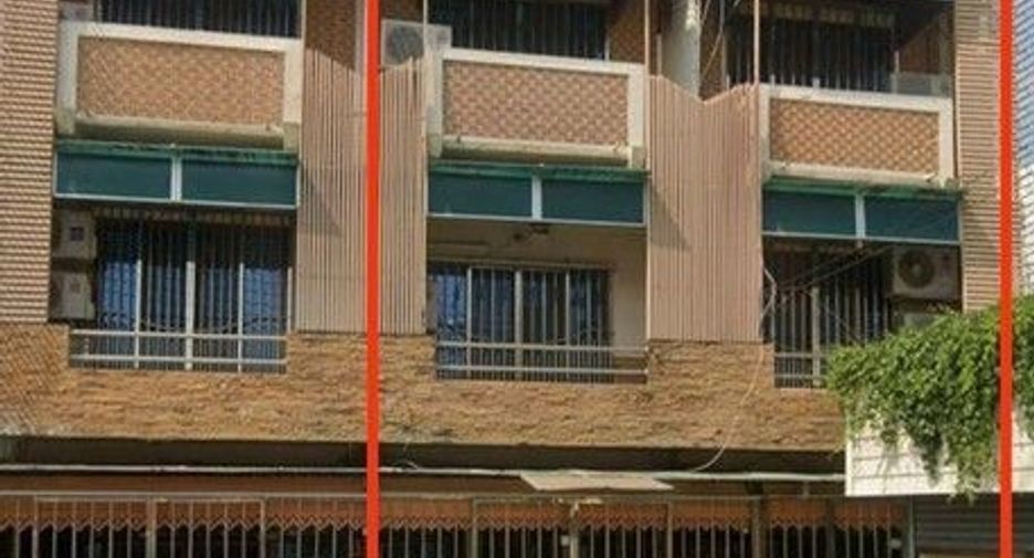 For rent 6 bedrooms retail Space in Bangkok Noi, Bangkok