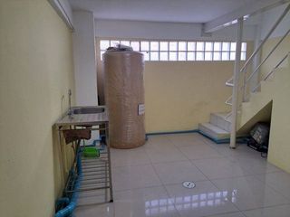 Gewerbefläche zur Miete mit 4 Zimmer in Chatuchak, Bangkok