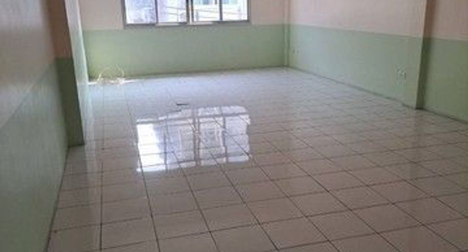 Gewerbefläche zur Miete mit 4 Zimmer in Chatuchak, Bangkok