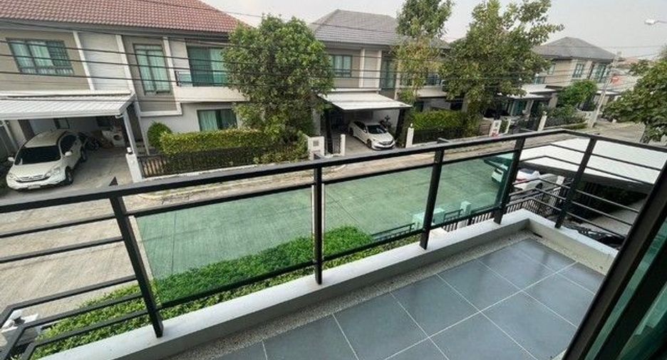 For rent 3 bedrooms house in Saphan Sung, Bangkok