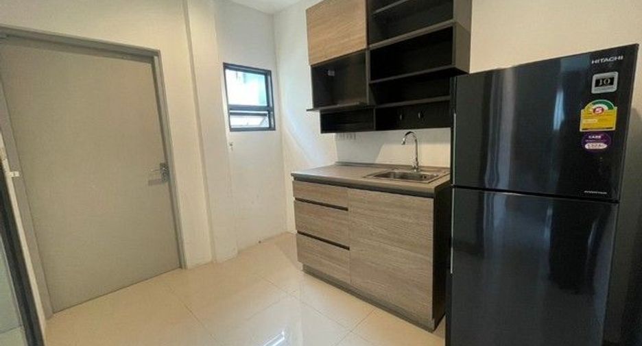 For rent 3 bedrooms house in Saphan Sung, Bangkok