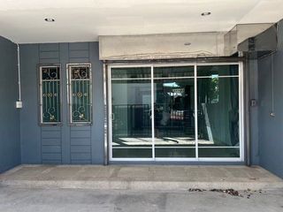 For rent 3 bedrooms house in Chom Thong, Bangkok