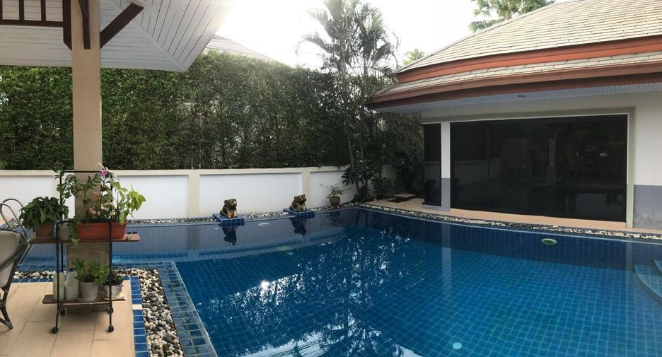 For rent 3 bedrooms villa in Huay Yai, Pattaya