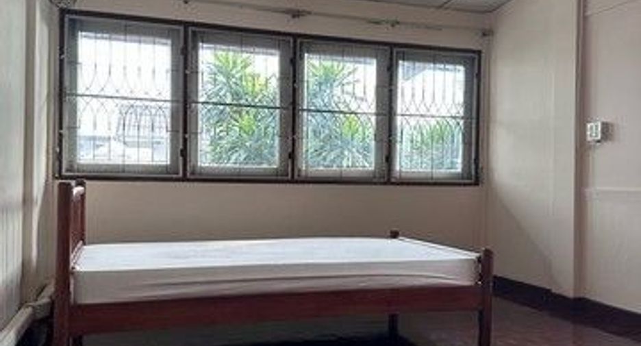 For rent 3 bedrooms house in Bang Khen, Bangkok