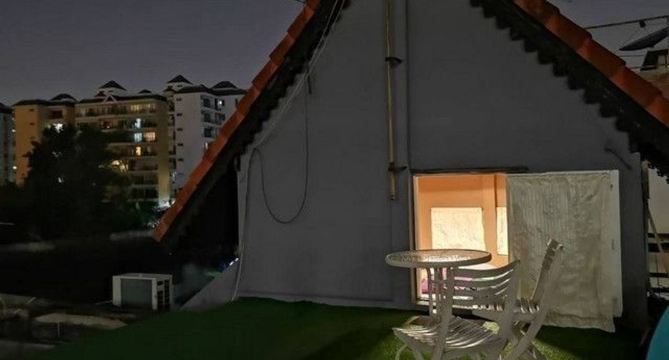 For rent 5 bedrooms house in Khlong Toei, Bangkok