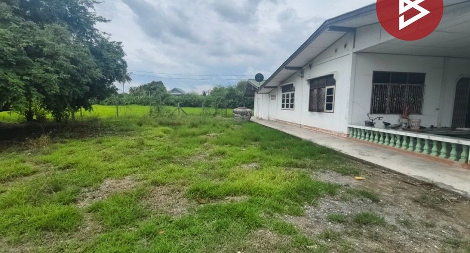 For sale land in Song Phi Nong, Suphan Buri