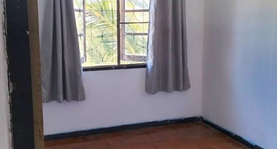 Casa adosada en venta de 2 habitaciones en Thawi Watthana, Bangkok