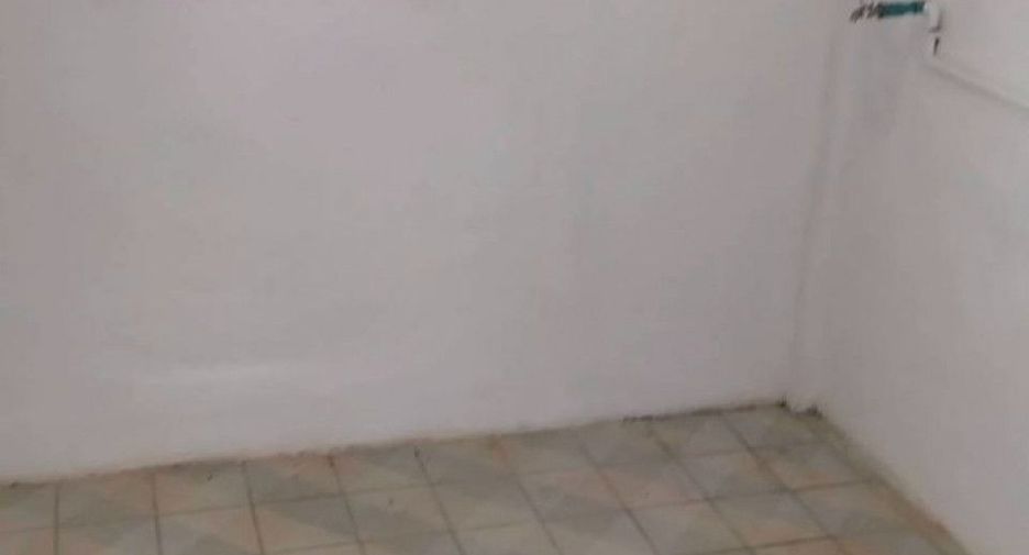 Casa adosada en venta de 2 habitaciones en Thawi Watthana, Bangkok