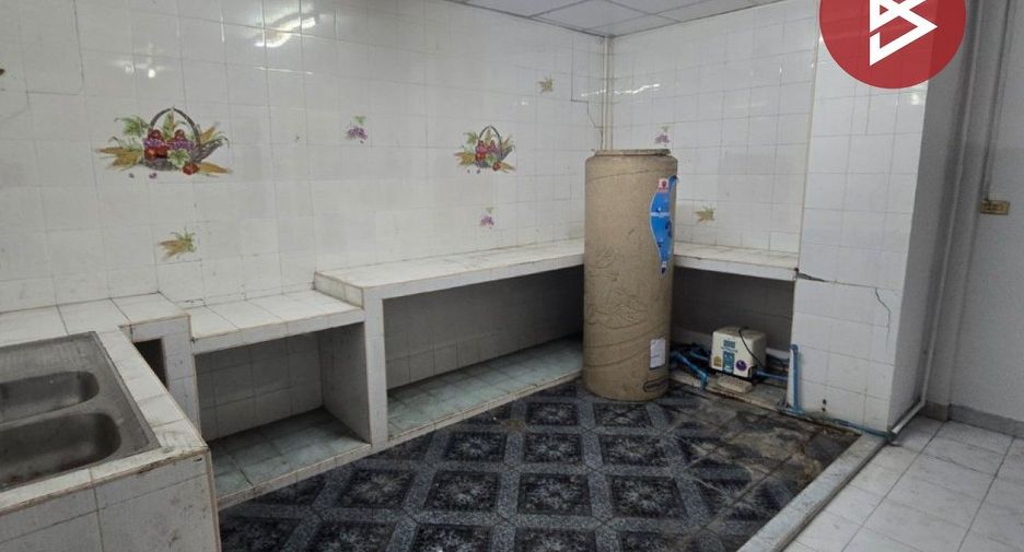 Gewerbefläche zum Kauf mit 6 Zimmer in Thung Khru, Bangkok
