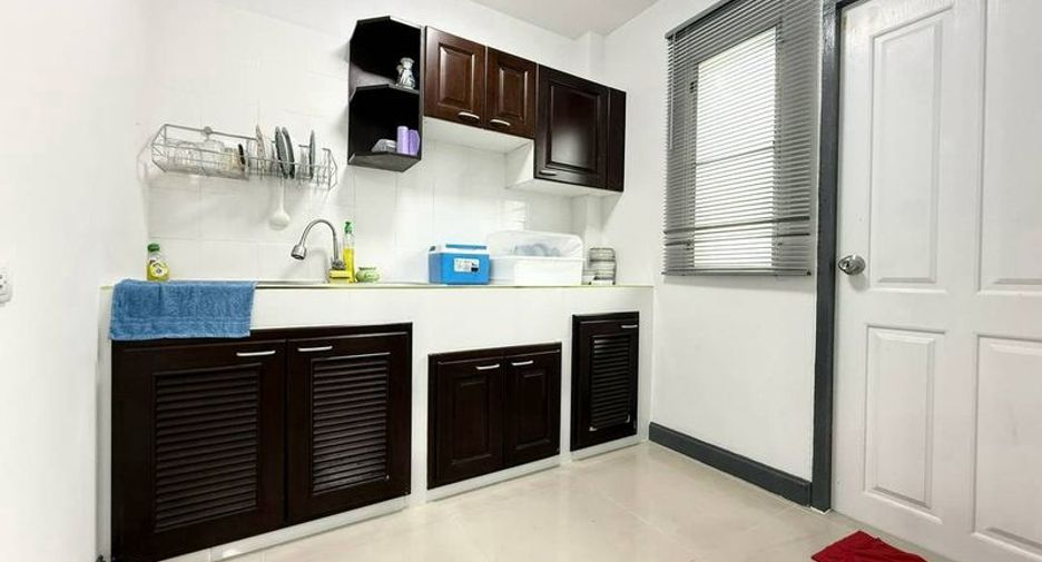 À vendre 3 chambres maison à Si Racha, Chonburi
