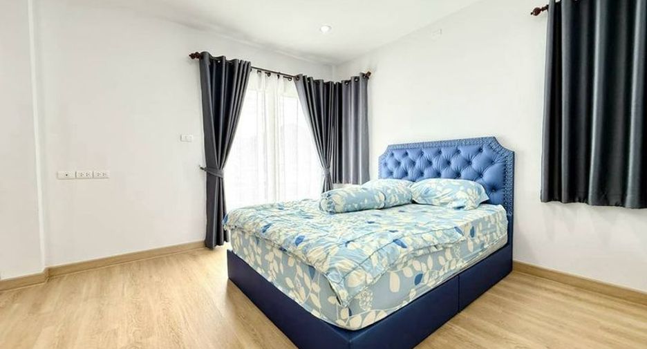 À vendre 3 chambres maison à Si Racha, Chonburi