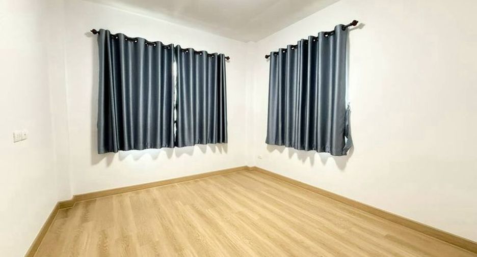 À vendre 3 chambres maison à Si Racha, Chonburi