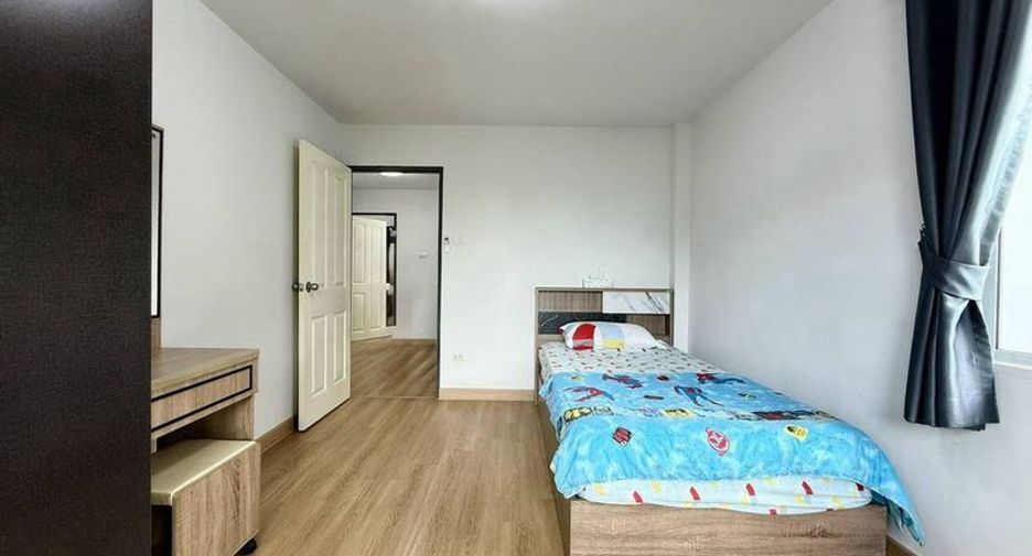 À vendre 3 chambres maison à Si Racha, Chonburi