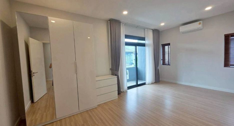 For rent 3 bedrooms villa in Bang Lamung, Chonburi