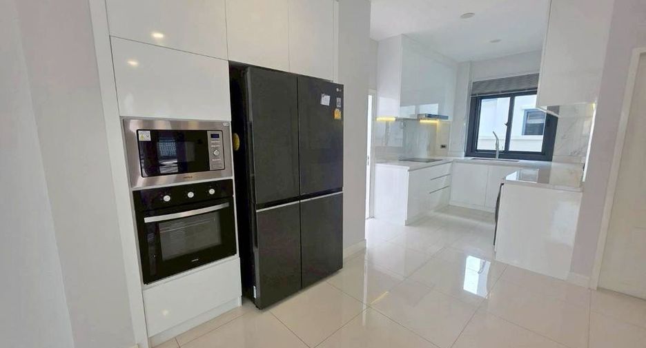 For rent 3 bedrooms villa in Bang Lamung, Chonburi
