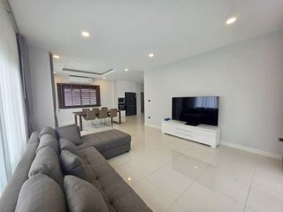 For rent 3 bedrooms villa in Bang Lamung, Chonburi