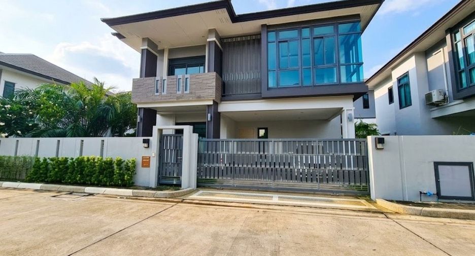 For rent 3 bedrooms villa in Bang Lamung, Chonburi