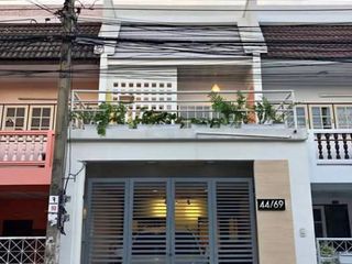 For rent 2 bedrooms townhouse in Bueng Kum, Bangkok