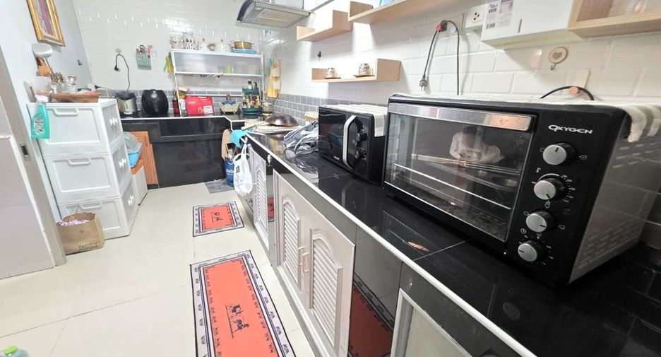 For sale 3 bedrooms townhouse in Mueang Rayong, Rayong