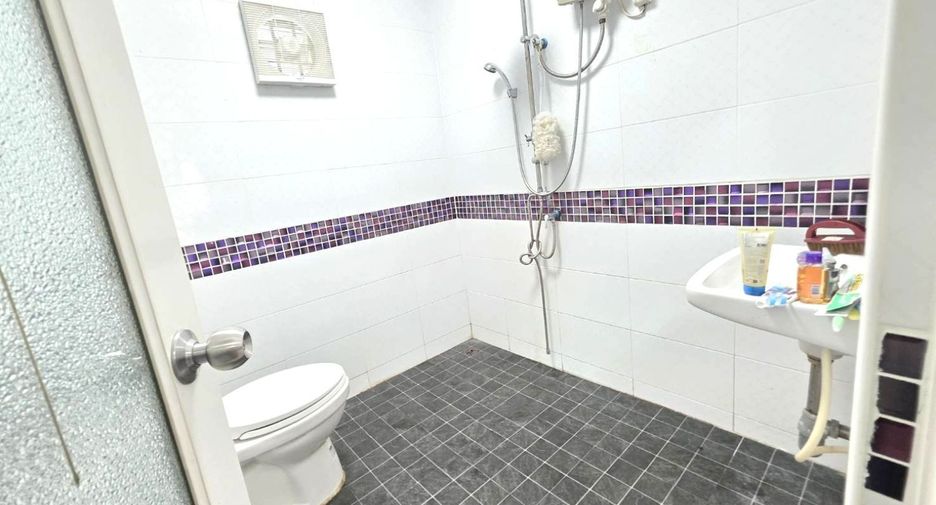 For sale 3 bedrooms townhouse in Mueang Rayong, Rayong