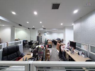 Büro zum Kauf mit 1 Zimmer in Watthana, Bangkok