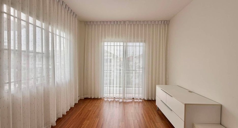 For rent 4 bedrooms house in Prawet, Bangkok