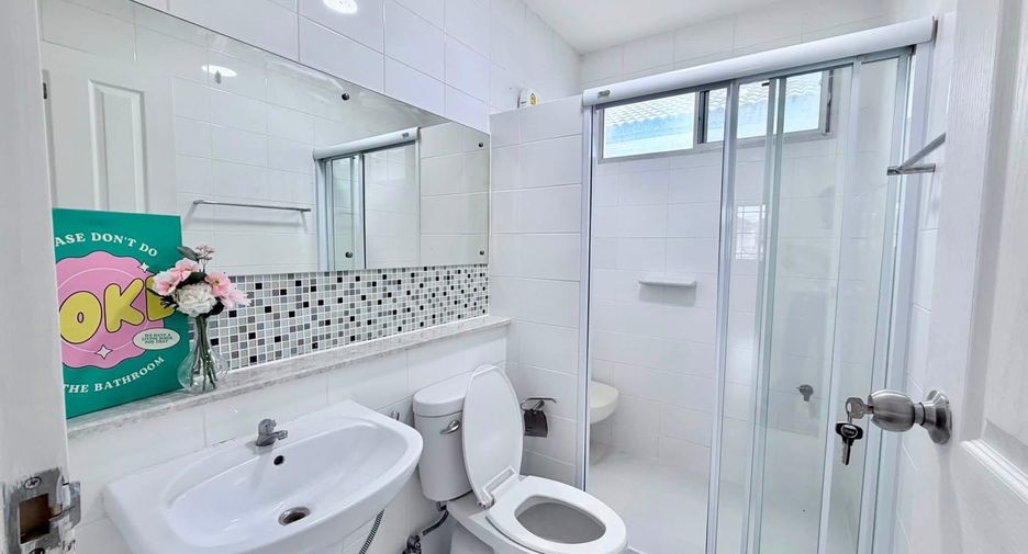 For rent 4 bedrooms house in Prawet, Bangkok