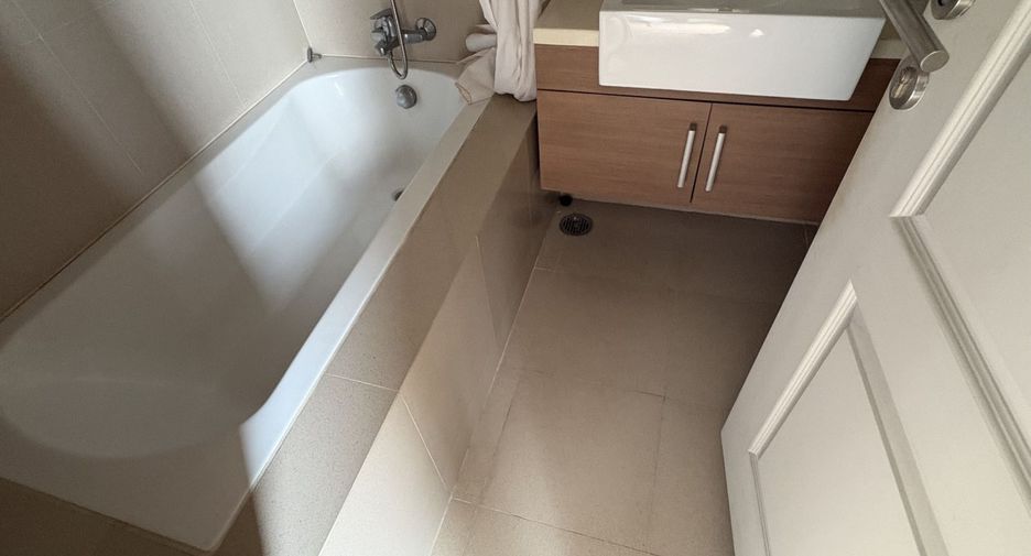 Condo en venta de 2 habitaciones en Khlong Toei, Bangkok