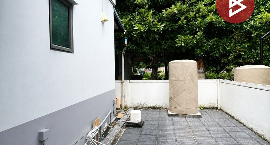 Haus zum Kauf mit 4 Zimmer in Phra Samut Chedi, Samut Prakan