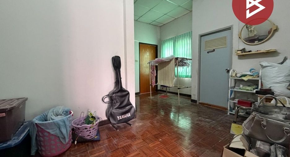 À vendre 2 chambres maison de ville à Mueang Lop Buri, Lopburi