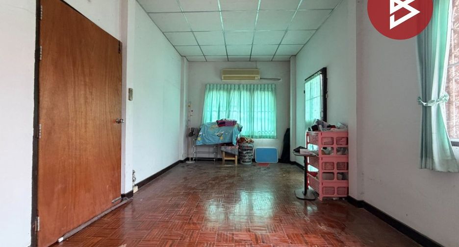 À vendre 2 chambres maison de ville à Mueang Lop Buri, Lopburi