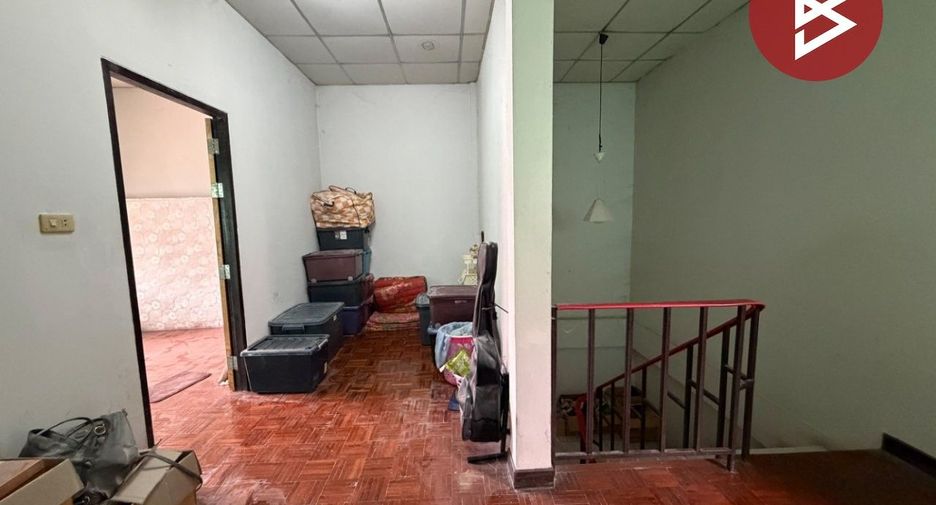 À vendre 2 chambres maison de ville à Mueang Lop Buri, Lopburi