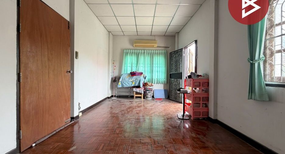 À vendre 2 chambres maison de ville à Mueang Lop Buri, Lopburi
