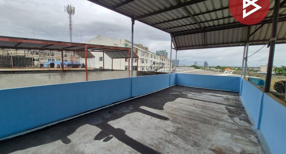 Local comercial en venta de 4 habitaciones en Mueang Samut Prakan, Samut Prakan