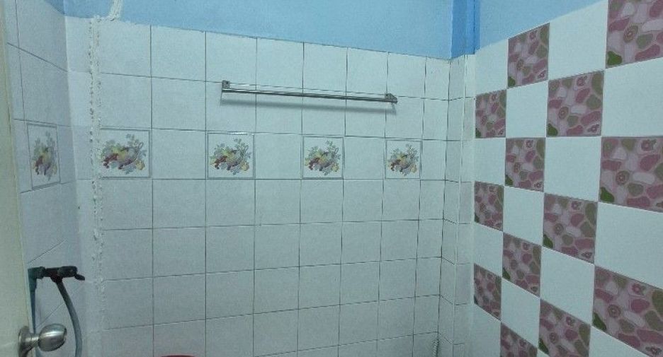 Local comercial en venta de 4 habitaciones en Mueang Samut Prakan, Samut Prakan