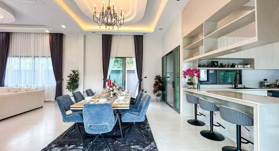 For sale 4 ベッドルーム house in Bang Lamung, Chonburi