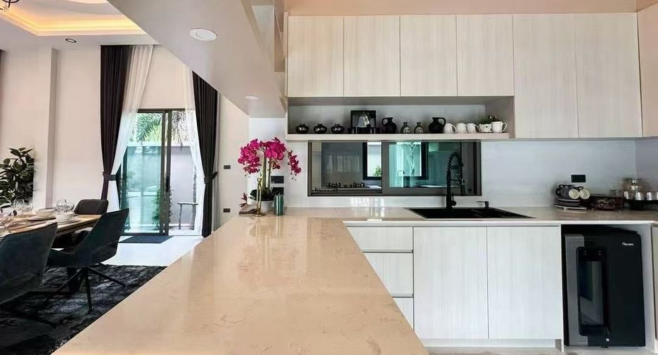 For sale 4 ベッドルーム house in Bang Lamung, Chonburi