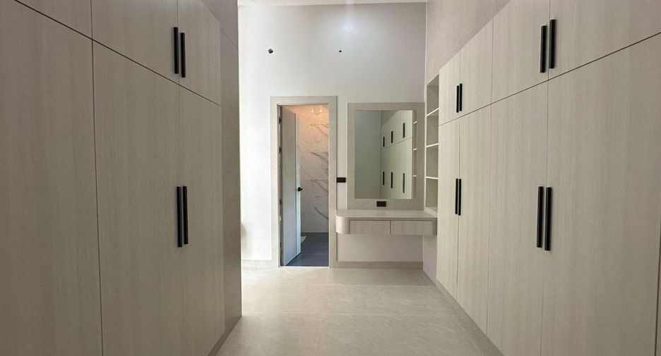 For sale 4 ベッドルーム house in Bang Lamung, Chonburi