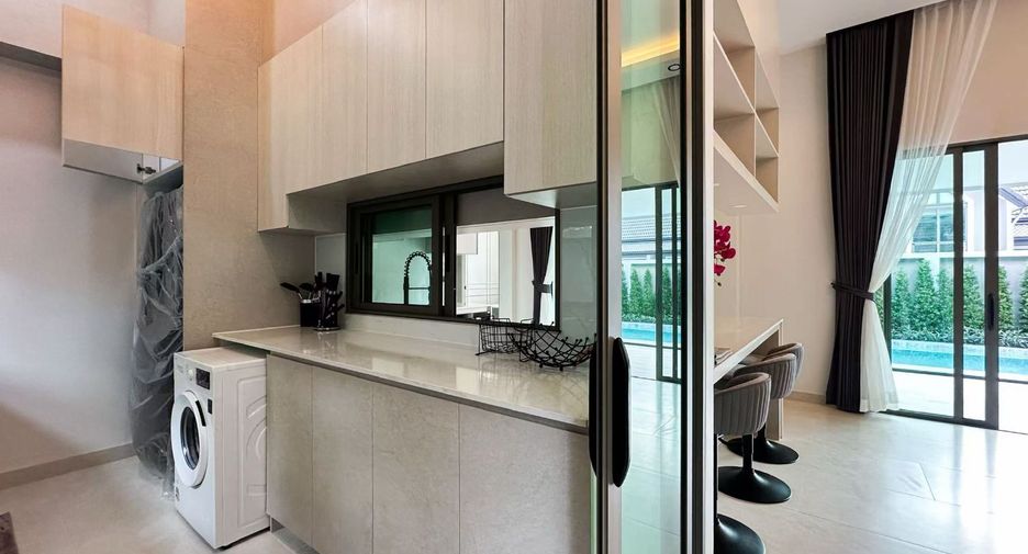 For sale 4 ベッドルーム house in Bang Lamung, Chonburi