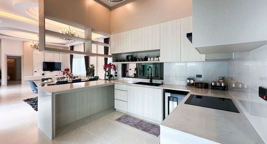 For sale 4 ベッドルーム house in Bang Lamung, Chonburi