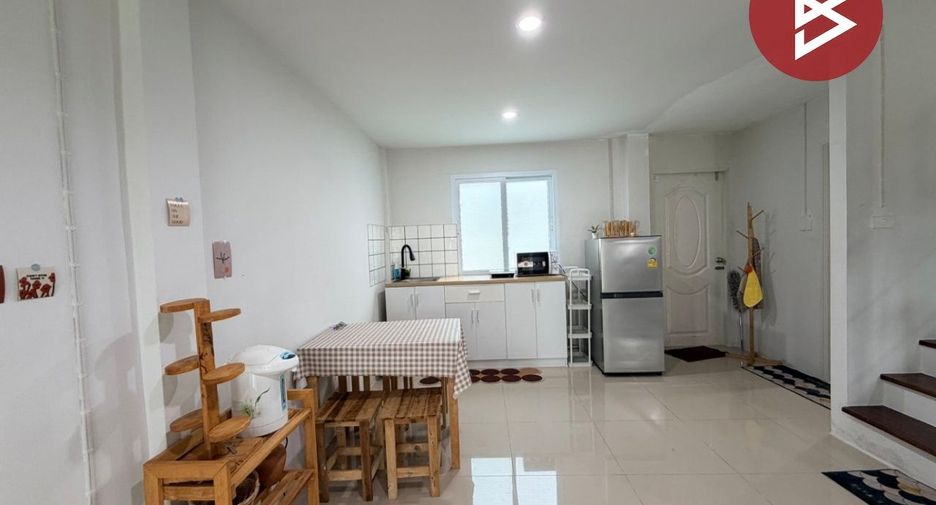Casa adosada en alquiler y en venta de 3 habitaciones en Mueang Nakhon Pathom, Nakhon Pathom