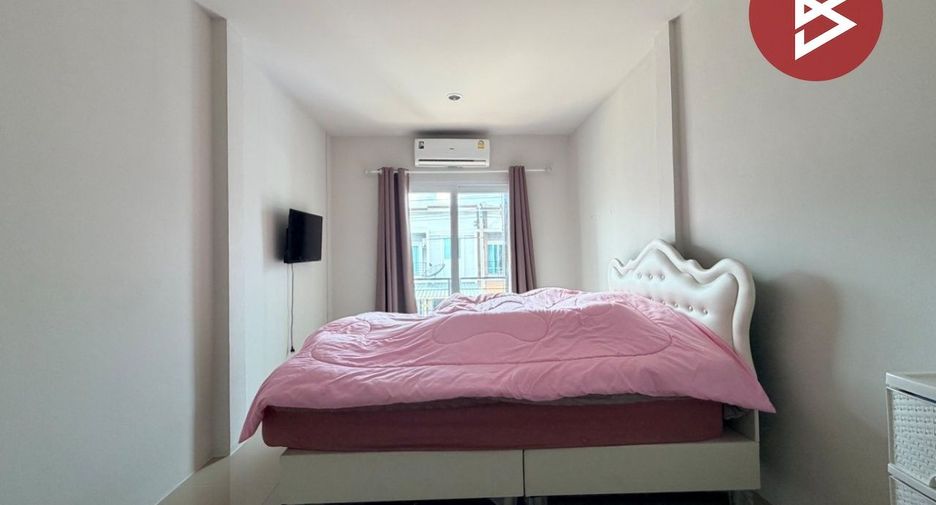 Casa adosada en alquiler y en venta de 3 habitaciones en Mueang Nakhon Pathom, Nakhon Pathom