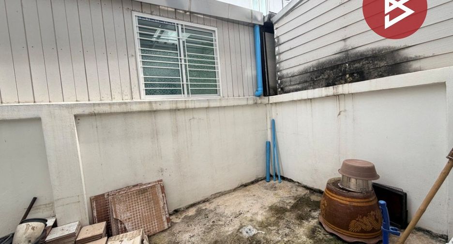 Casa adosada en alquiler y en venta de 3 habitaciones en Mueang Nakhon Pathom, Nakhon Pathom