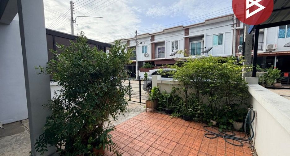 Casa adosada en alquiler y en venta de 3 habitaciones en Mueang Nakhon Pathom, Nakhon Pathom