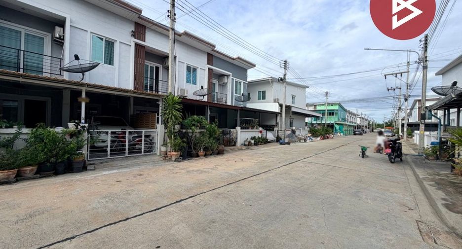 Casa adosada en alquiler y en venta de 3 habitaciones en Mueang Nakhon Pathom, Nakhon Pathom