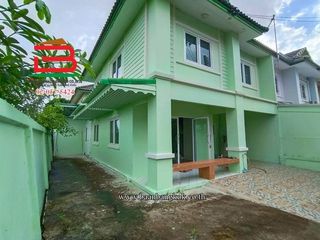 Casa adosada en venta de 3 habitaciones en Bang Nam Priao, Chachoengsao