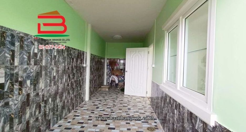 Casa adosada en venta de 3 habitaciones en Bang Nam Priao, Chachoengsao
