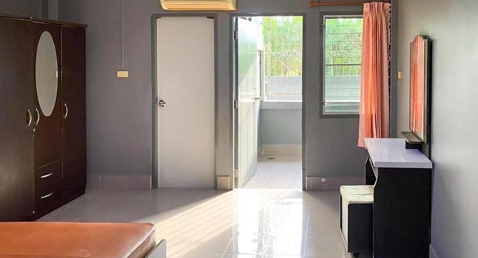 Apartamento con servicios en venta de 30 habitaciones en Mueang Phichit, Phichit