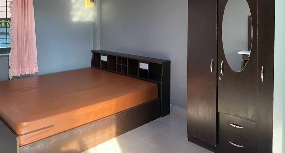 Apartamento con servicios en venta de 30 habitaciones en Mueang Phichit, Phichit